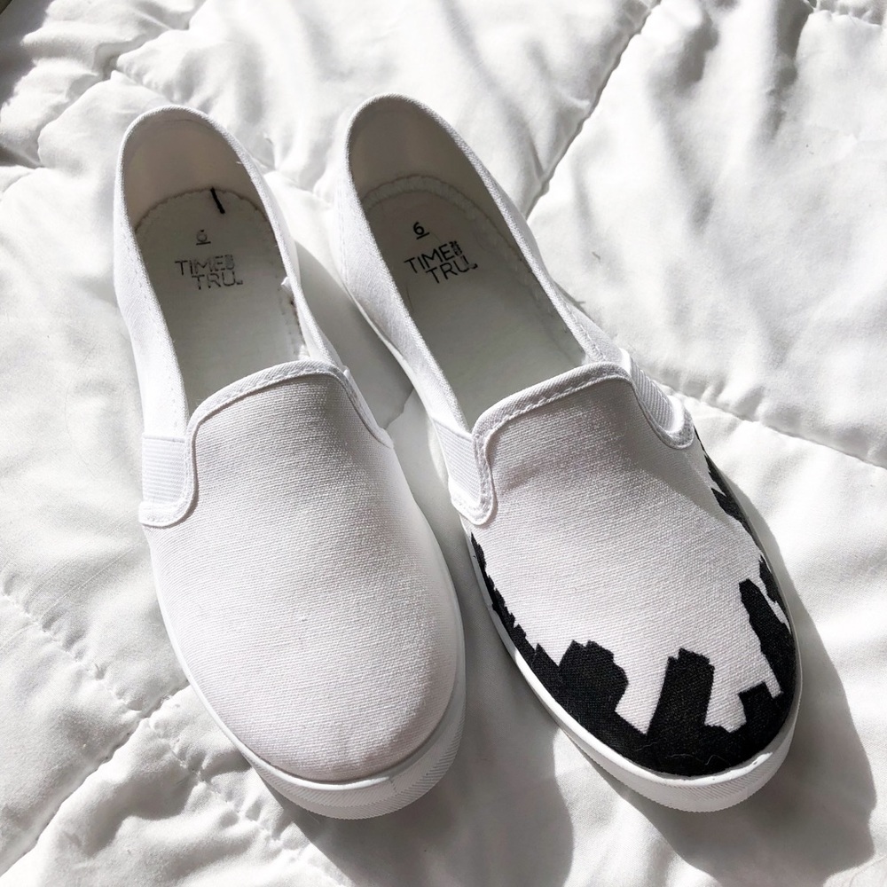 Create your own skyline shoe